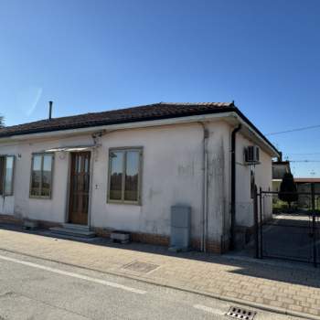 Bifamiliare in vendita a Lonigo (Vicenza)