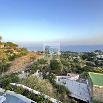 Villa in vendita a Serrara Fontana (Napoli)