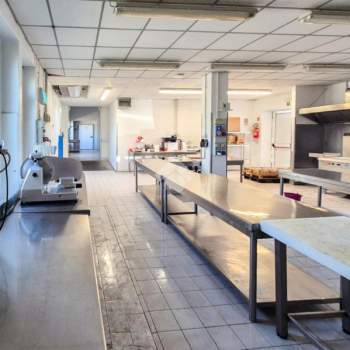 Laboratorio in vendita a Piacenza (Piacenza)