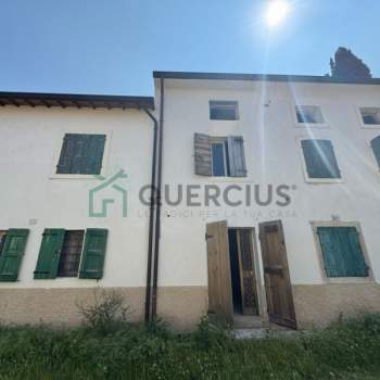 Rustico in vendita a Cazzano di Tramigna (Verona)