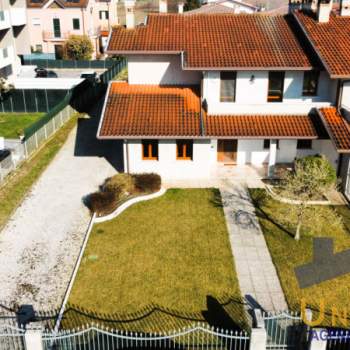 Bifamiliare in vendita a Santa Giustina in Colle (Padova)