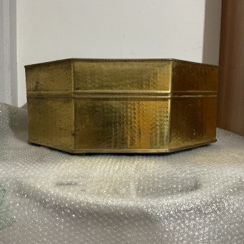 Fioriera in ottone battuto per esterni, terrazzi o interni 