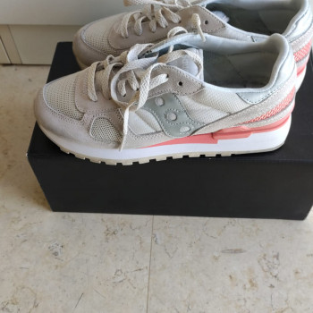 Vendo scarpe Saucony Jazz Original TR da donna n&deg;37 colore grigio argento
