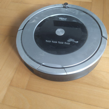 Vendesi  I robot ROOMBA 886
