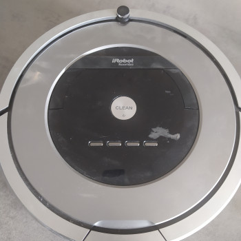 Vendesi aspirapolvere automatico  I robot ROOMBA 886
