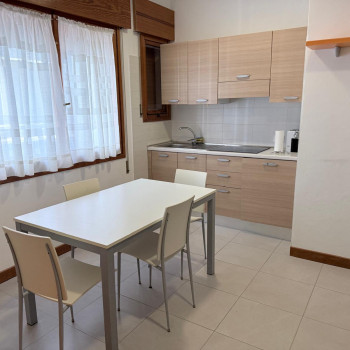 JESOLO PIAZZA BRESCIA Monolocale vicino al mare con posto auto 