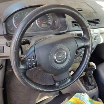 Volante MAZDA 2  del 2004