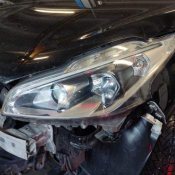 Proiettore sinistro PEUGEOT 208  del 2017