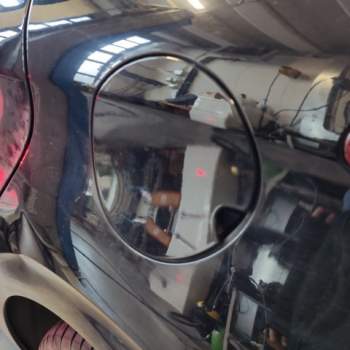 Sportello carburante PEUGEOT 208 1560cc HDI  del 2017