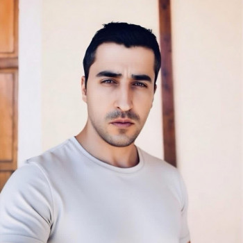  Uomo 39 anni dell&rsquo;Aquila cerca Donna 40 enne non guard&ograve; l&rsquo;aspetto.leggi tutto  