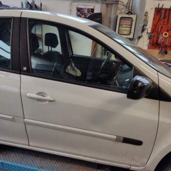 Porta anteriore dx nuda RENAULT CLIO  del 2011