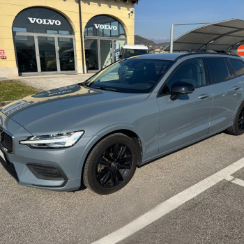 Volvo V60 B4 (Diesel/Hybrid) Geartronic Momentum Business