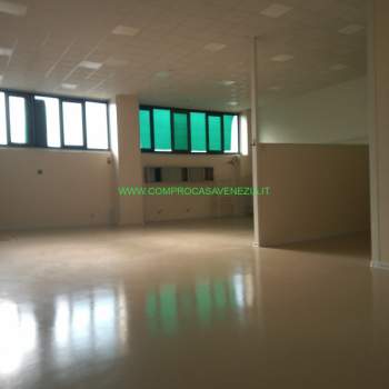 Capannone in affitto a Salzano (Venezia)