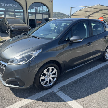 Peugeot 208 Active 1.4 HDI 68CV 5 porte - NEOPATENTATI