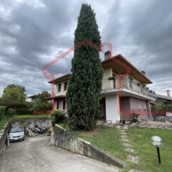 Bifamiliare in vendita a Paese (Treviso)