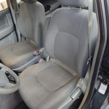 Sedile anteriore sx KIA CARENS  del 2005