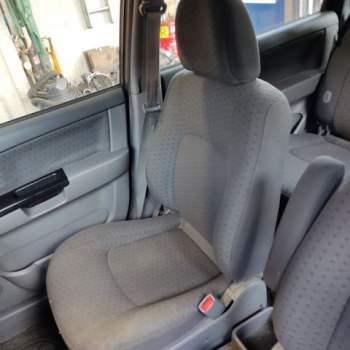 Sedile anteriore dx KIA CARENS  del 2005