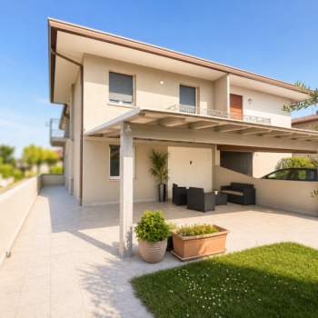 Trifamiliare in vendita a Villa del Conte (Padova)