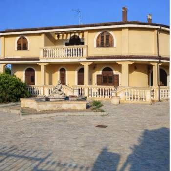 Bifamiliare in vendita a Crotone (Crotone)