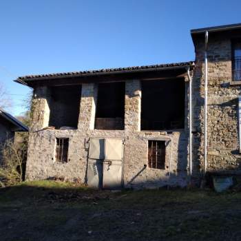Rustico in vendita a Tizzano Val Parma (Parma)