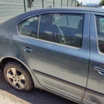 Porta posteriore dx SKODA OCTAVIA  del 2006