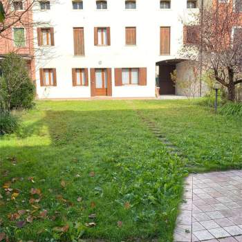 2 PORZIONi DI CASA a Moriago della Battaglia