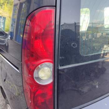 Fanale posteriore sinistro FIAT DOBLO  del 2011