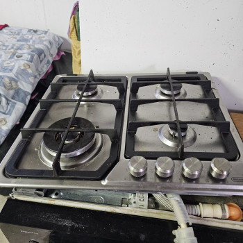 Piastra a 4 fuochi a gas De Longhi