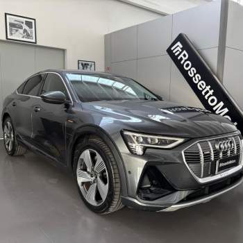AUDI Q8 e-tron