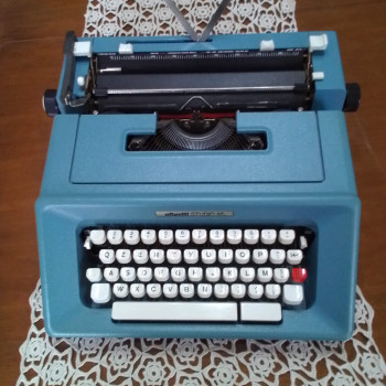 MACCHINA DA SCRIVERE OLIVETTI STUDIO 46 