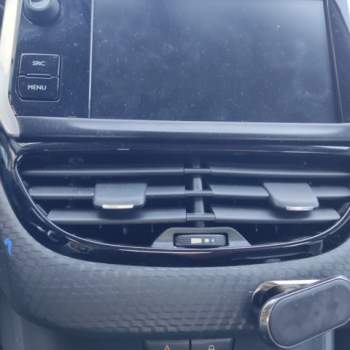 Bocchetta clima centrale PEUGEOT 2008  del 2018