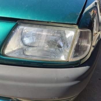Proiettore sinistro CITROEN SAXO  del 1996