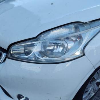 Proiettore sinistro PEUGEOT 208  del 2012