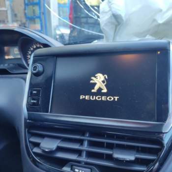 Display PEUGEOT 208  del 2017
