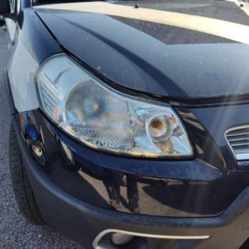Proiettore destro FIAT SEDICI  del 2010