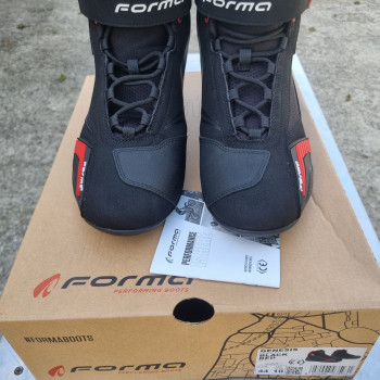 Scarpe da moto sportive marca Forma modello Genesis taglia 44 nero-rosso