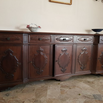 Credenza in stile