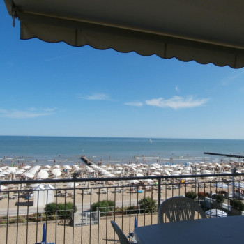  AGOSTO  fronte mare Jesolo