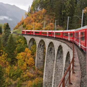 TRENINO del BERNINA, S.MORITZ & LAGO COMO - 2 Giorni e 1 Notte