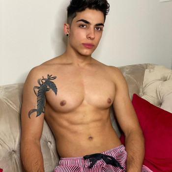 Ho bisogno di amore. Ho bisogno di un partner gay nella mia vita.