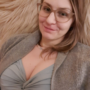 Bionda ungherese di 41 anni cerca partner serio