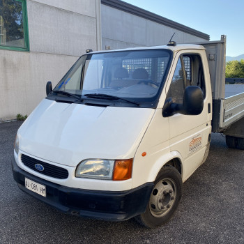 Vendo Autocarro Ford Transit tenuto bene Km 99.000 portata  ql 16,50