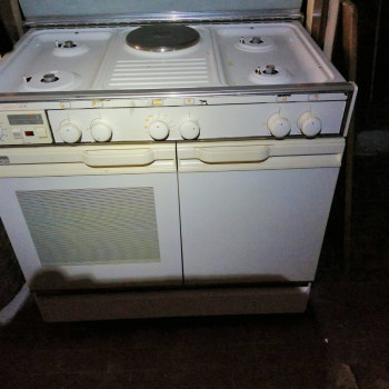 Vendo cucina a gas, 4fuochi   piastra "tecnogas", misure 80×55x53 cm
