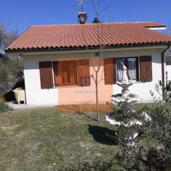 Villa in vendita a Apiro (Macerata)