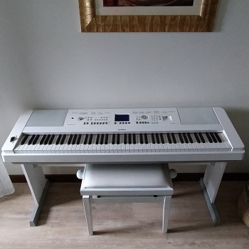 Pianoforte Yamaha  PortableGrand DSG 650