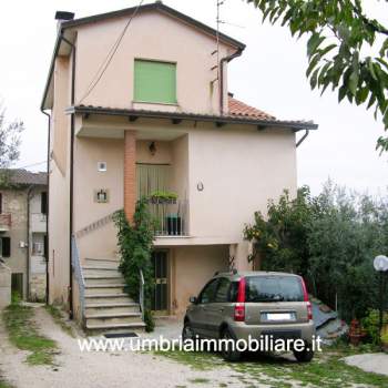 Casa a schiera in vendita a Gualdo Cattaneo (Perugia)