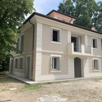 Villa in vendita a San Felice sul Panaro (Modena)
