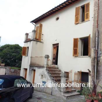 Casa a schiera in vendita a Deruta (Perugia)