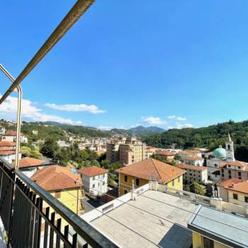 Appartamento in vendita a Campomorone (Genova)