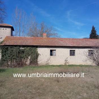 Rustico in vendita a Gualdo Cattaneo (Perugia)